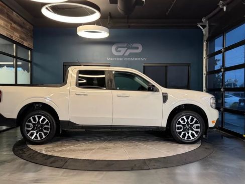 Used 2024 Ford Maverick Lariat AWD/4WD image 2
