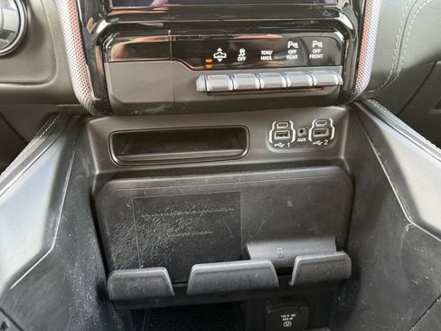 Used 2020 RAM 1500 Limited image 31