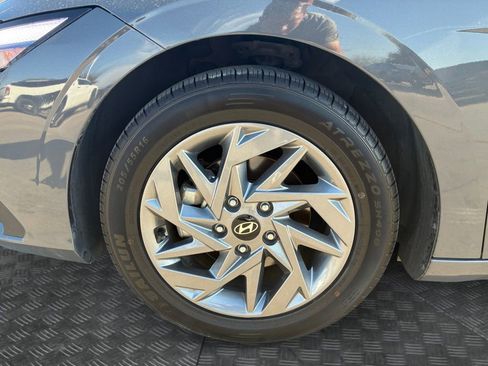 Used 2024 Hyundai Elantra SEL image 21