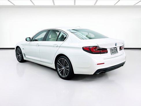Used 2023 BMW 530e w/ Premium Package image 6