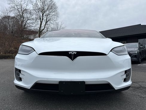 Used 2016 Tesla Model X 60D image 7