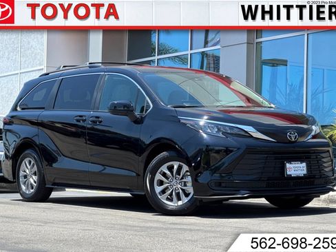 Certified 2026 Toyota Sienna LE FWD image 1