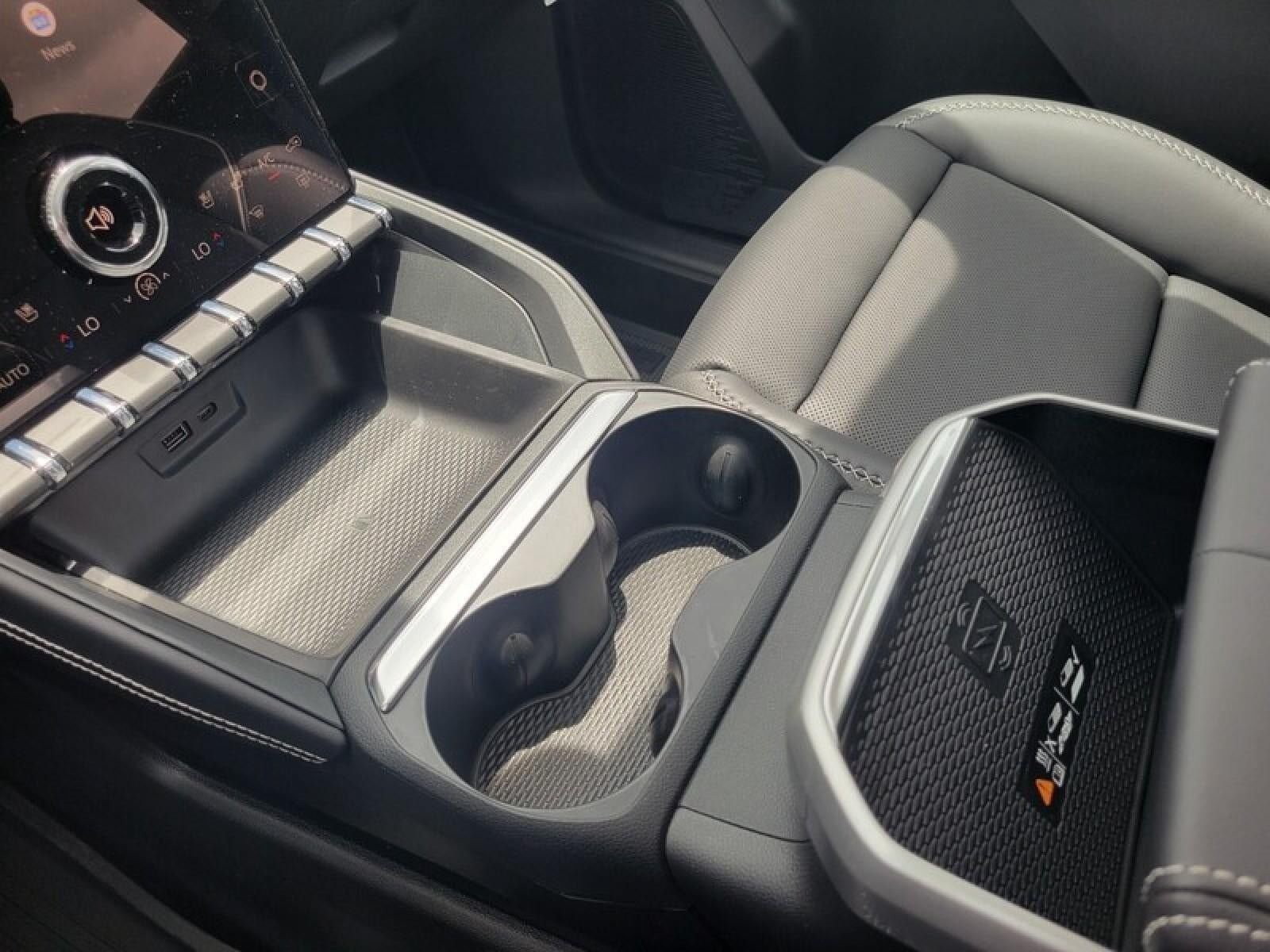 New 2026 GMC Terrain Denali w/ LPO, Floor Liner Package AWD/4WD image 23