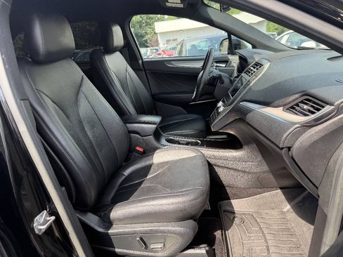Used 2017 Lincoln MKC Premiere FWD image 12