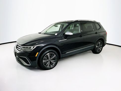 Used 2024 Volkswagen Tiguan Wolfsburg Edition image 4