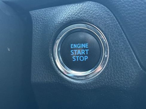 Certified 2020 Toyota RAV4 Limited FWD image 28