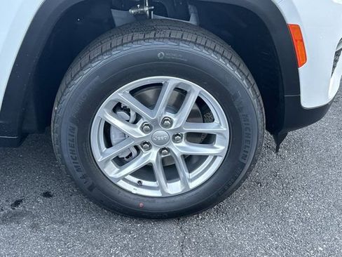 New 2025 Jeep Grand Cherokee Laredo X image 12
