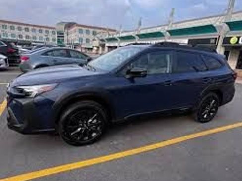 Used 2025 Subaru Outback Onyx Edition AWD/4WD image 13