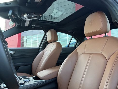 Certified 2023 Alfa Romeo Giulia Ti AWD/4WD image 22