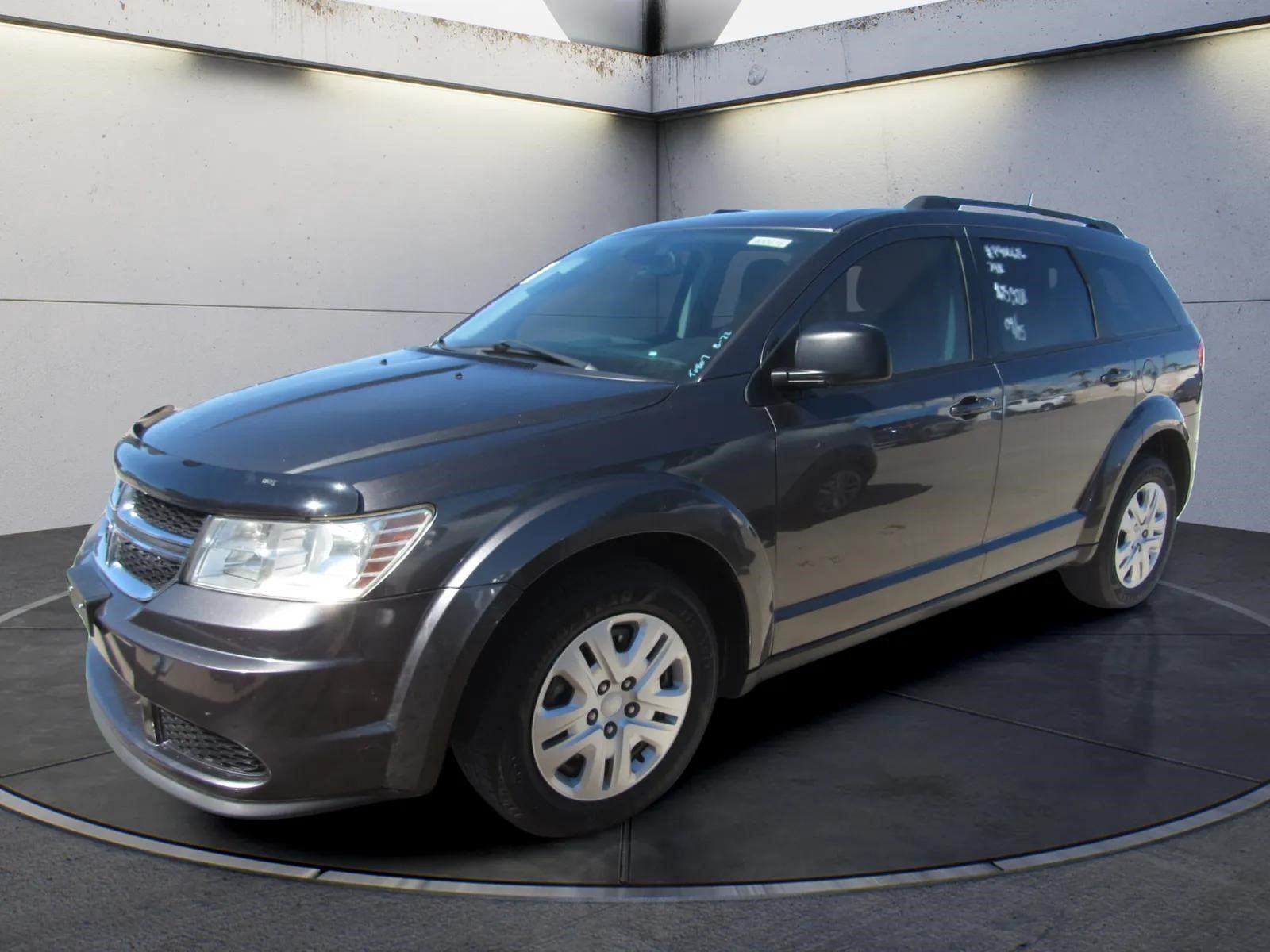 Used 2020 Dodge Journey SE FWD image 1