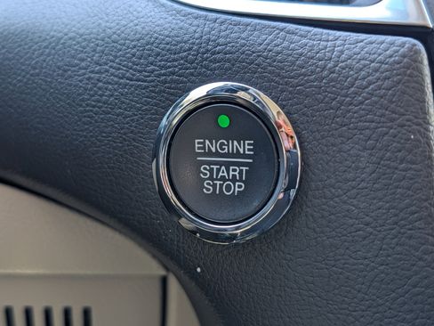 Used 2015 Ford Edge Titanium w/ Technology Package image 32