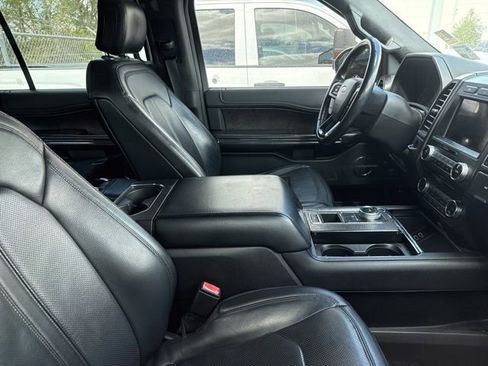 Used 2018 Ford Expedition Limited image 4