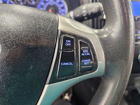 Used 2012 Hyundai Elantra w/ Preferred Pkg image 12