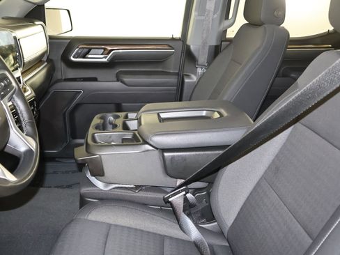 Used 2025 Chevrolet Silverado 1500 LT image 40