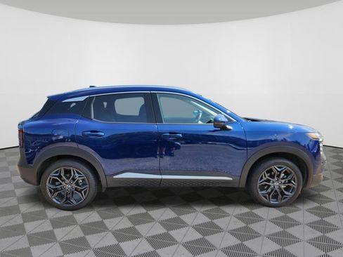 Certified 2025 Nissan Kicks SR w/ SR Premium Package AWD/4WD image 6
