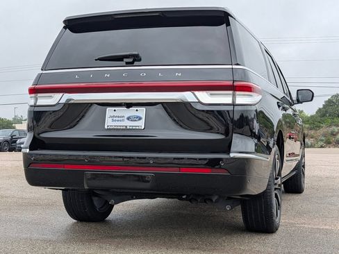Used 2024 Lincoln Navigator L Reserve AWD/4WD image 6
