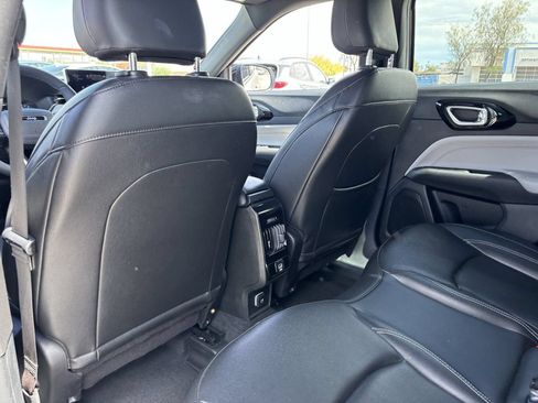 Used 2025 Jeep Compass Limited AWD/4WD image 15