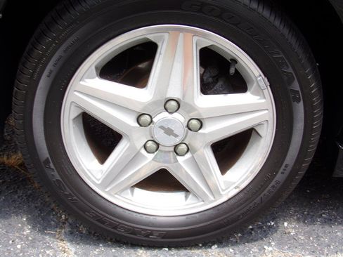Used 2004 Chevrolet Impala SS w/ Preferred Equipment Group FWD image 18