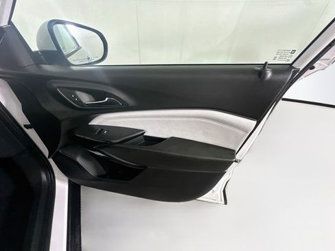 Used 2025 Chevrolet Trax LT w/ LT Convenience Package FWD image 30