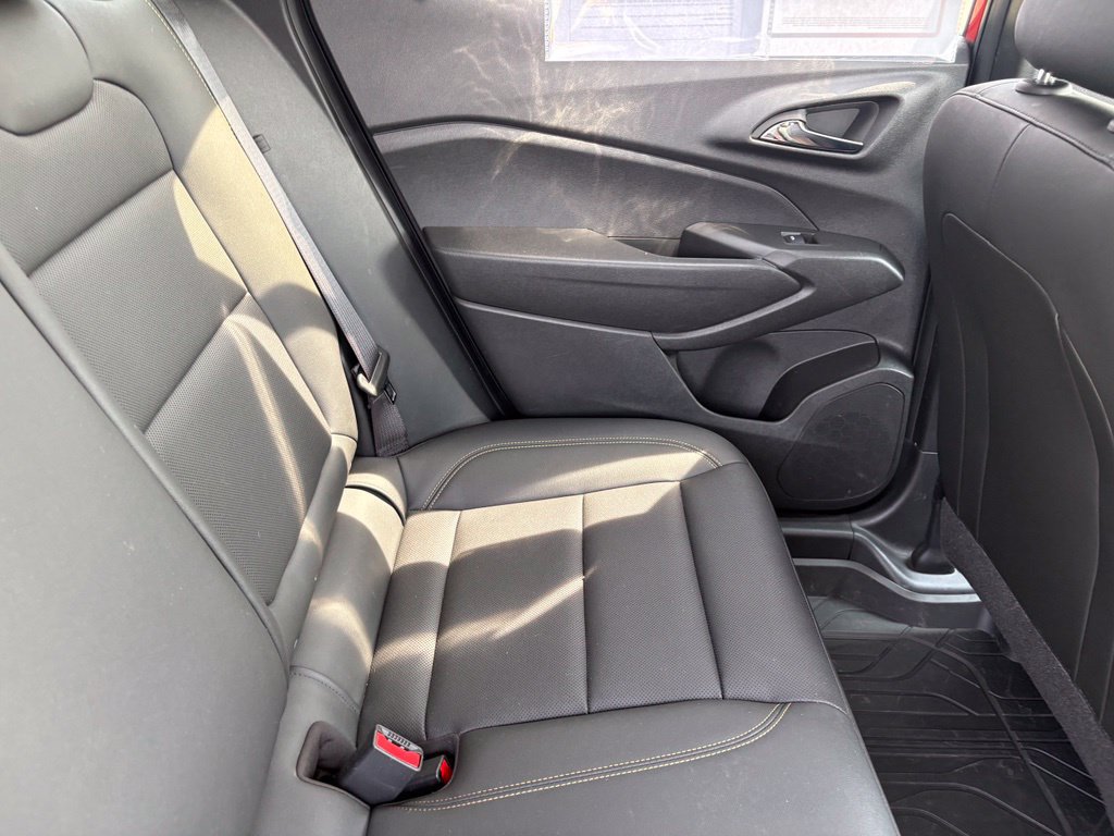 Used 2024 Chevrolet Trax ACTIV w/ Sunroof Package FWD image 39