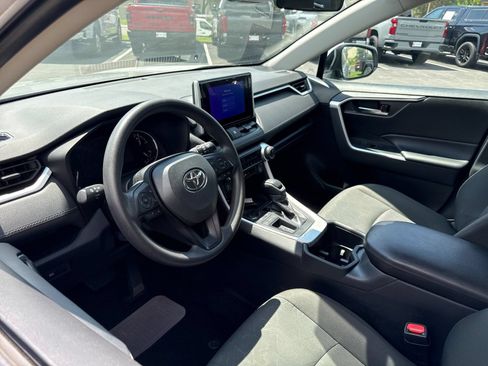 Used 2024 Toyota RAV4 XLE FWD image 10