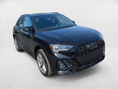 Used 2025 Audi Q3 2.0T Premium w/ Convenience Package image 3