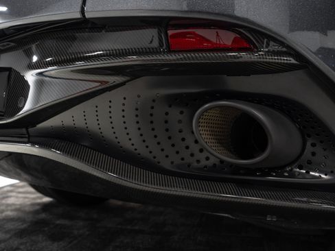 Used 2024 Aston Martin DB12 Coupe RWD image 28