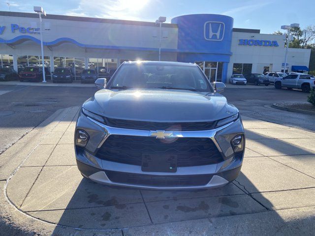 Used 2025 Chevrolet Blazer LT FWD image 3