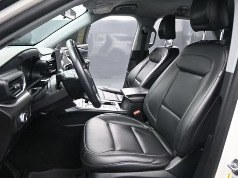 Certified 2021 Ford Explorer XLT w/ Equipment Group 202A RWD image 9