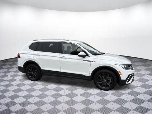 Used 2024 Volkswagen Tiguan SE AWD/4WD image 20