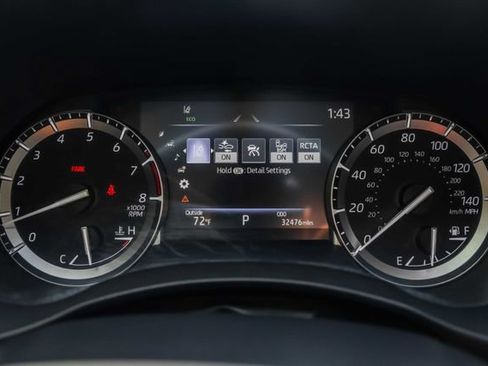 Used 2022 Toyota Highlander XLE AWD/4WD image 26