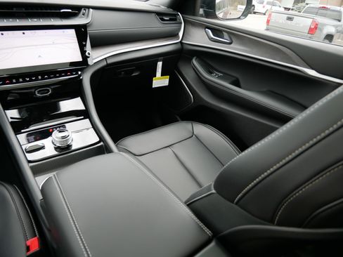 New 2026 Jeep Grand Cherokee L Limited image 11