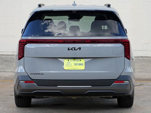 Used 2025 Kia Carnival SX Prestige FWD image 58
