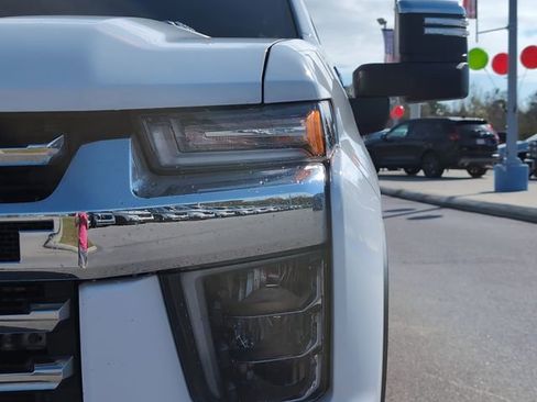 Used 2020 Chevrolet Silverado 2500 LTZ w/ LTZ Plus Package image 12