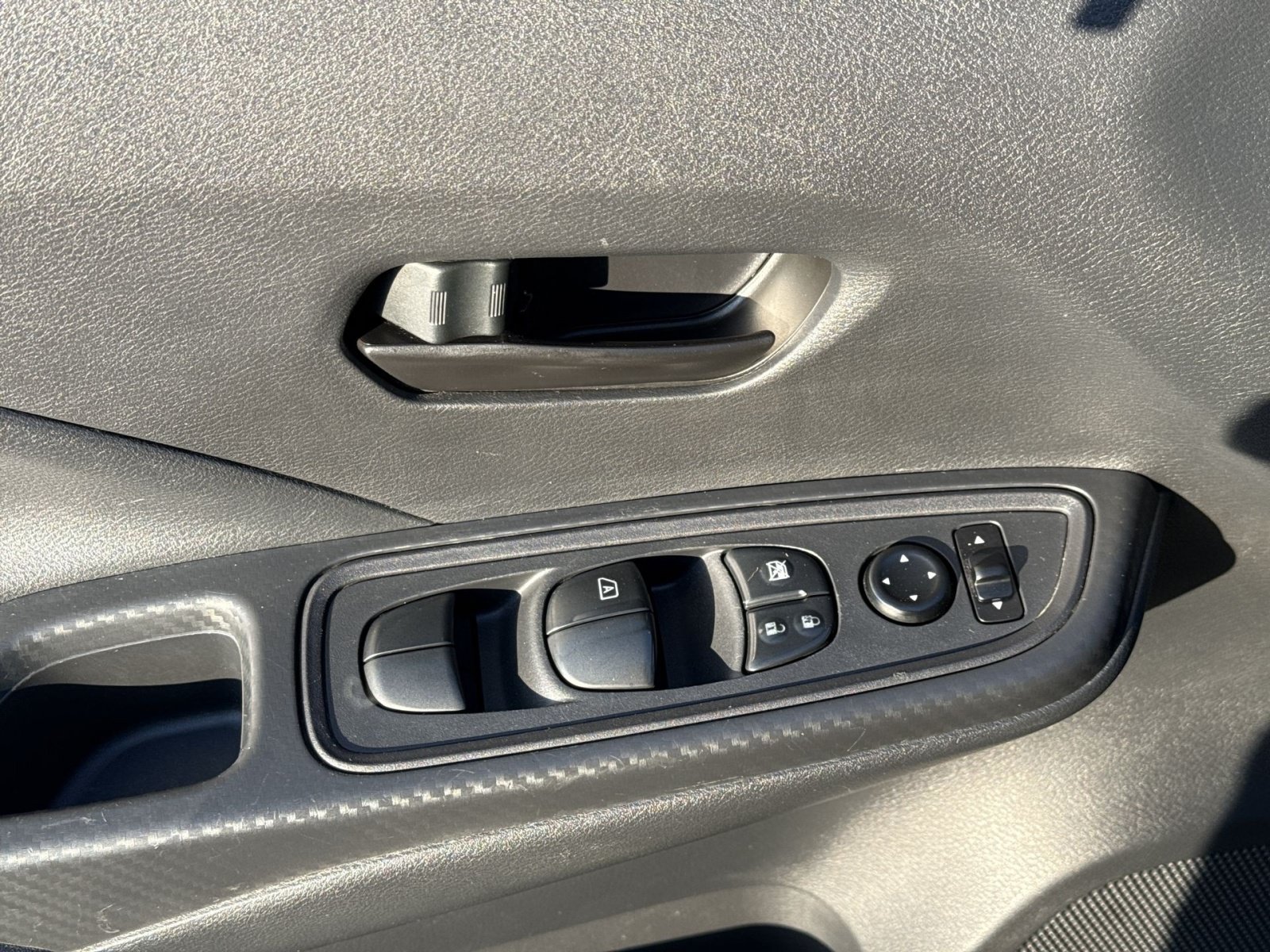 Used 2023 Nissan Versa S w/ Trunk Package FWD image 16