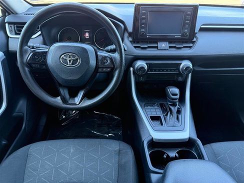 Used 2021 Toyota RAV4 XLE AWD/4WD image 17