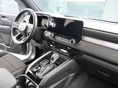 Used 2024 Chevrolet Colorado LT image 23