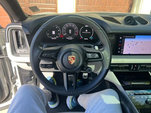 Used 2024 Porsche Cayenne S image 15