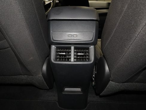 Used 2026 Chevrolet Equinox LT FWD image 30
