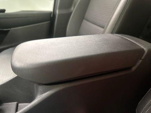 Certified 2025 Chevrolet Trax LT w/ LT Convenience Package image 36