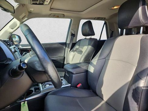 Used 2016 Toyota 4Runner SR5 Premium RWD image 14