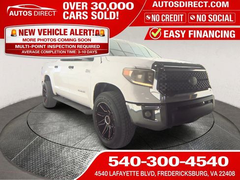 Used 2018 Toyota Tundra SR5 w/ SR5 Upgrade Package image 1