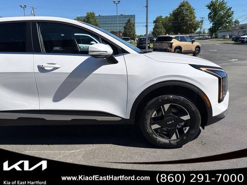 New 2026 Kia Sportage LX w/ LX Convenience Package AWD/4WD image 6