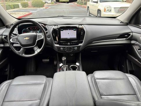 Used 2019 Chevrolet Traverse LT w/ LT Premium Package image 16