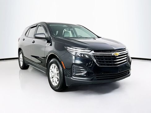 Used 2023 Chevrolet Equinox LS FWD image 2
