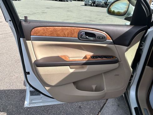 Used 2010 Buick Enclave CXL w/ Trailering Provision Package AWD/4WD image 15