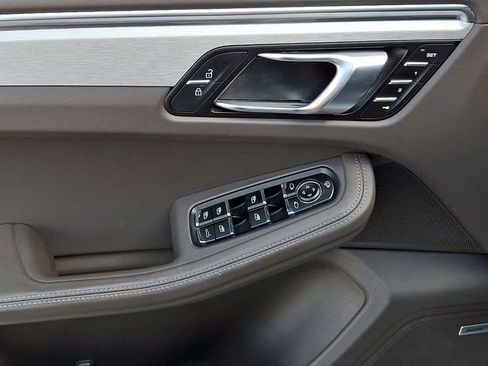 Certified 2023 Porsche Macan GTS AWD/4WD image 17