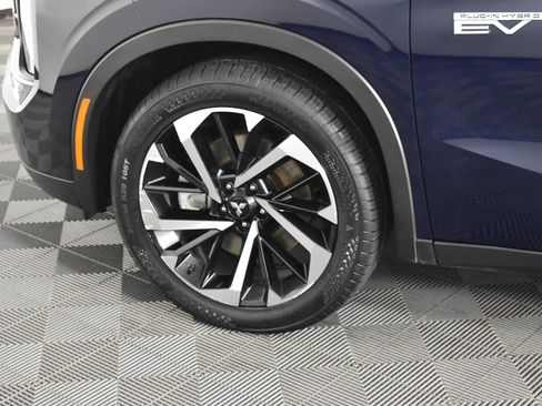 Used 2023 Mitsubishi Outlander SE image 53