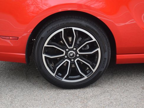 Used 2013 Ford Mustang GT Premium image 26