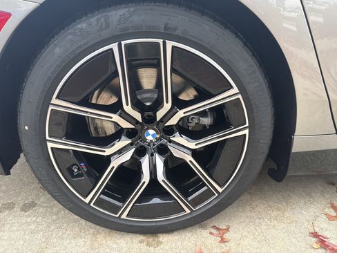 New 2026 BMW 750e xDrive image 27